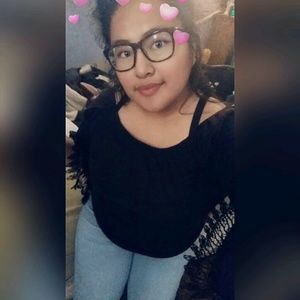 Meet your Posher, Mirella